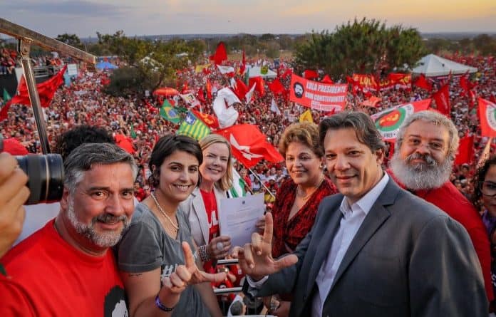 Lula é registrado oficialmente candidato à Presidência junto ao Tribunal Superior Eleitoral (TSE) em Brasília. #LulaÉCandidato #LulaLivre Foto: Ricardo Stuckert
